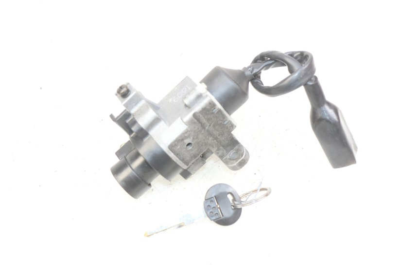 photo de CHAVE DE IGNIÇÃO PEUGEOT KISBEE 2T 50 (2010 - 2017) - Zoom do estado de desgaste