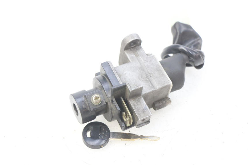 photo de CHAVE DE IGNIÇÃO PEUGEOT KISBEE 4T 50 (2010 - 2017) - Zoom do estado de desgaste