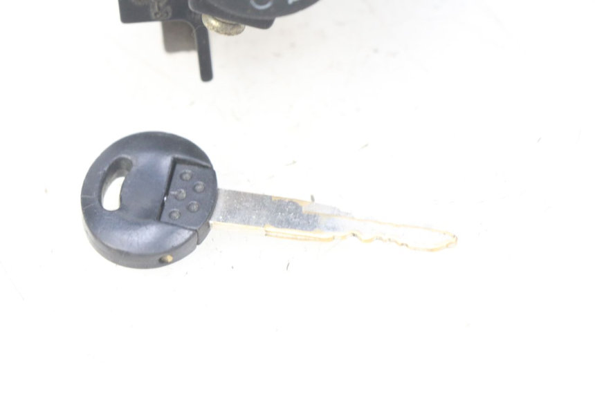 photo de CHAVE DE IGNIÇÃO PEUGEOT KISBEE 4T 50 (2010 - 2017) - Vista geral