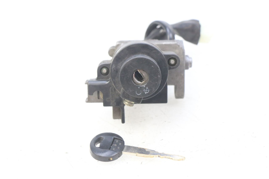 photo de CHAVE DE IGNIÇÃO PEUGEOT KISBEE 4T 50 (2010 - 2017) - Pontos de fixação