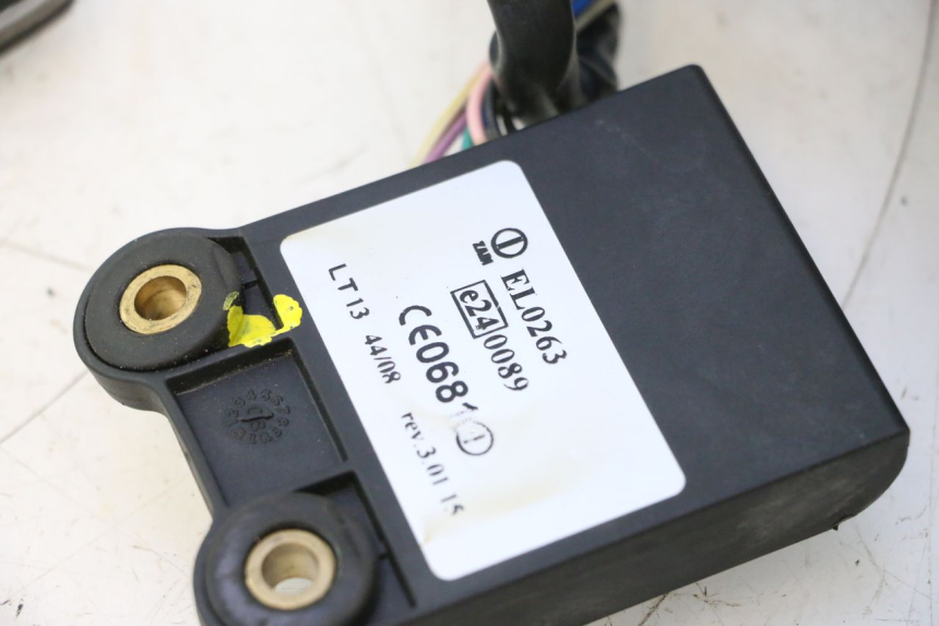 photo de NEIMAN CAN-AM SPYDER RS 1000 (2008 - 2012) - Pontos de fixação