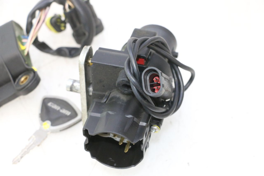 photo de NEIMAN CAN-AM SPYDER RS 1000 (2008 - 2012) - Marcações e referências