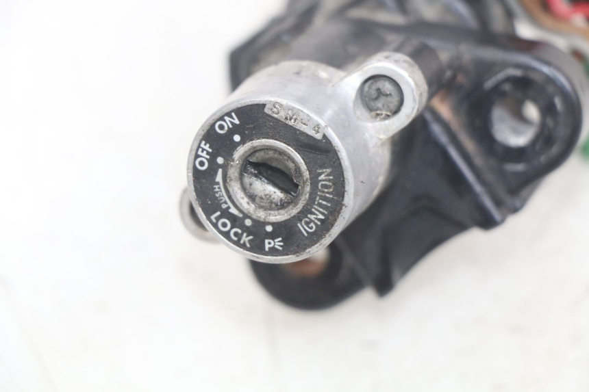 photo de NEIMAN SUZUKI SV N 650 (1999 - 2002) - Zoom do estado de desgaste