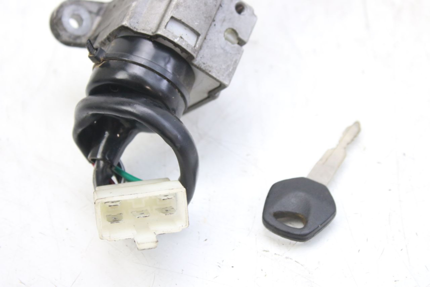 photo de NEIMAN PEUGEOT TWEET 4T 50 (2010 - 2014) - Zoom do estado de desgaste