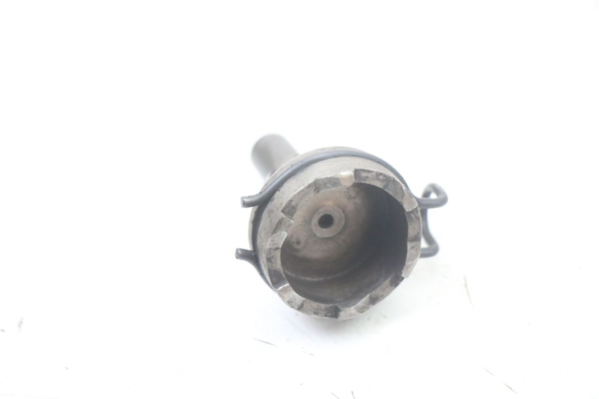 photo de EIXO DO KICK PEUGEOT KISBEE 4T 50 (2018 - 2022) - Zoom do estado de desgaste