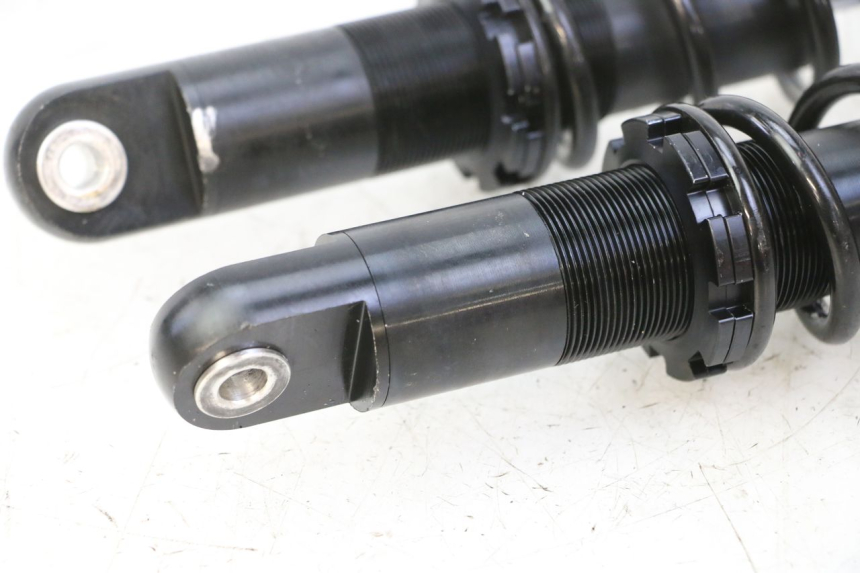photo de PAR DE AMORTECEDORES TRASEIROS SKYTEAM DAX REPLICA 110 (2005 - 2015) - Detalhes característicos
