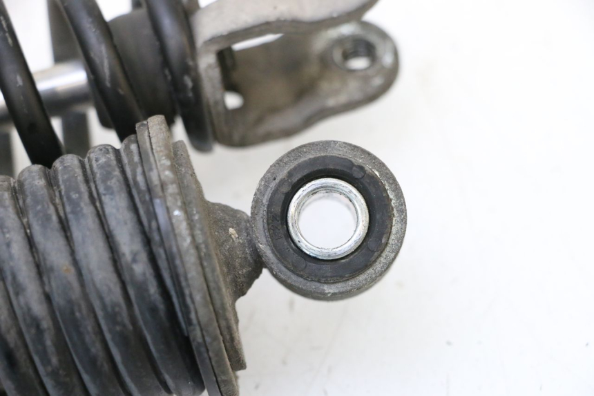 photo de PAR DE AMORTECEDORES TRASEIROS HONDA PCX (JF57/JF64) 125 (2014 - 2018) - Pontos de fixação