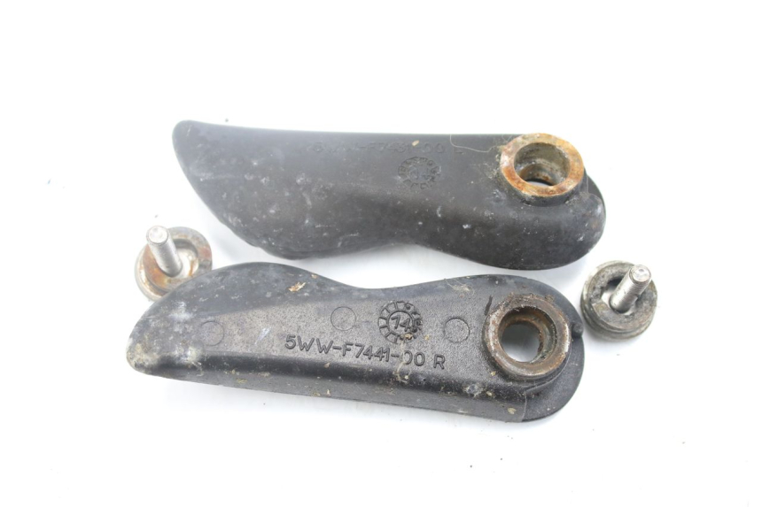 photo de PAR DE APOIOS DE PÉ TRASEIROS YAMAHA BW'S EASY 50 (2013 - 2016) - Outro ângulo de visão