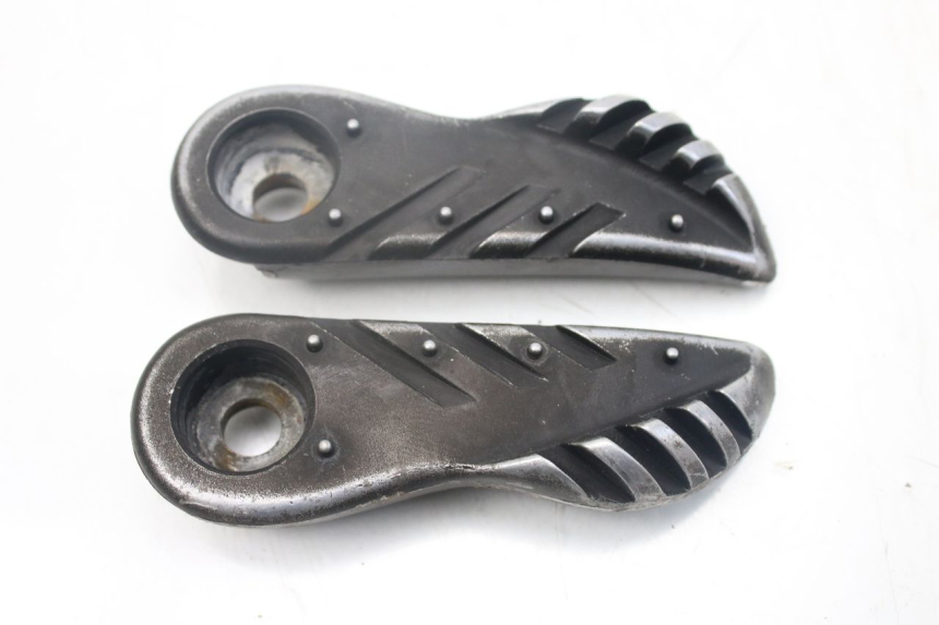 photo de PAR DE APOIOS DE PÉ TRASEIROS YAMAHA BW'S EASY 50 (2013 - 2016) - Pontos de fixação