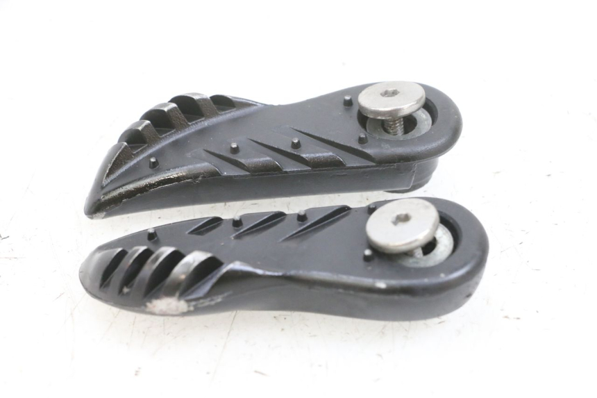 photo de PAR DE APOIOS DE PÉ TRASEIROS YAMAHA BW'S EASY 50 (2013 - 2016) - Pontos de fixação