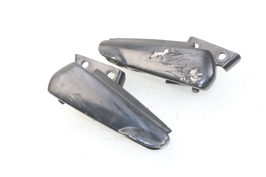 photo de PAR DE APOIOS DE PÉ TRASEIROS PIAGGIO CARNABY 125 (2007 - 2011) - Outro ângulo de visão