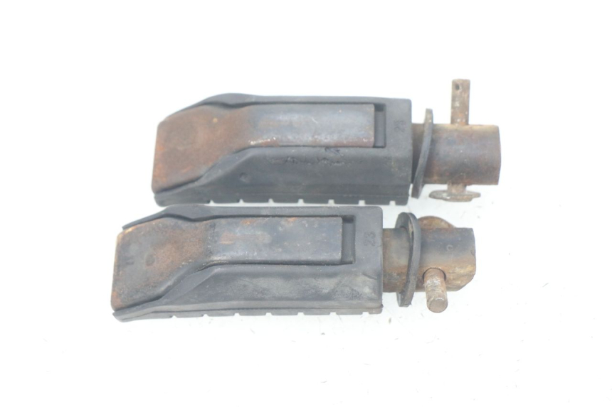 photo de PAR DE APOIOS DE PÉ TRASEIROS HONDA CBR R 125 (2003 - 2006) - Outro ângulo de visão