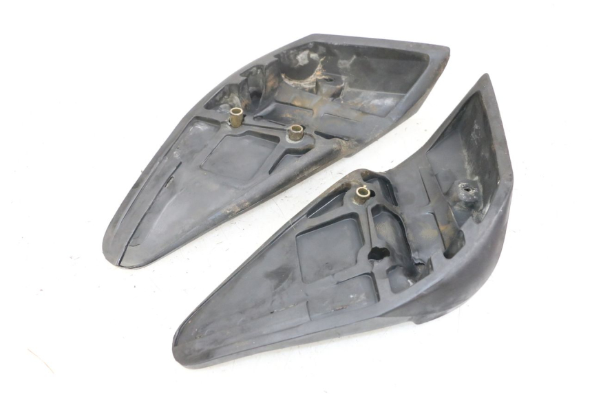 photo de PAR DE APOIOS DE PÉ TRASEIROS HONDA FES PANTHEON 2T 125 (1998 - 2002) - Outro ângulo de visão