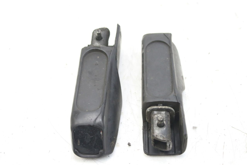 photo de PAR DE APOIOS DE PÉ TRASEIROS HONDA FES S-WING SWING ABS 125 (2007 - 2015) - Zoom do estado de desgaste