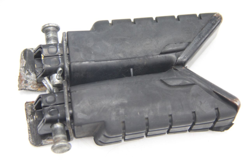 photo de PAR DE APOIOS DE PÉ TRASEIROS MBK FLIPPER 115 (2013 - 2017) - Detalhe da peça