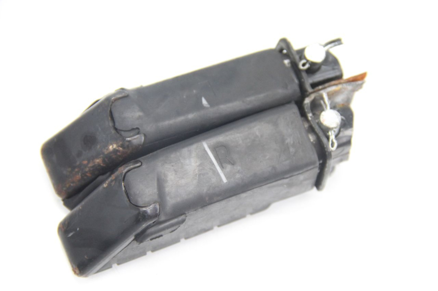 photo de PAR DE APOIOS DE PÉ TRASEIROS MBK FLIPPER 115 (2013 - 2017) - Outro ângulo de visão