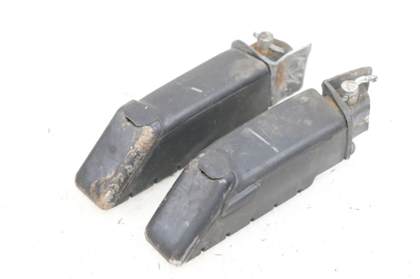 photo de PAR DE APOIOS DE PÉ TRASEIROS MBK FLIPPER 115 (2013 - 2017) - Outro ângulo de visão