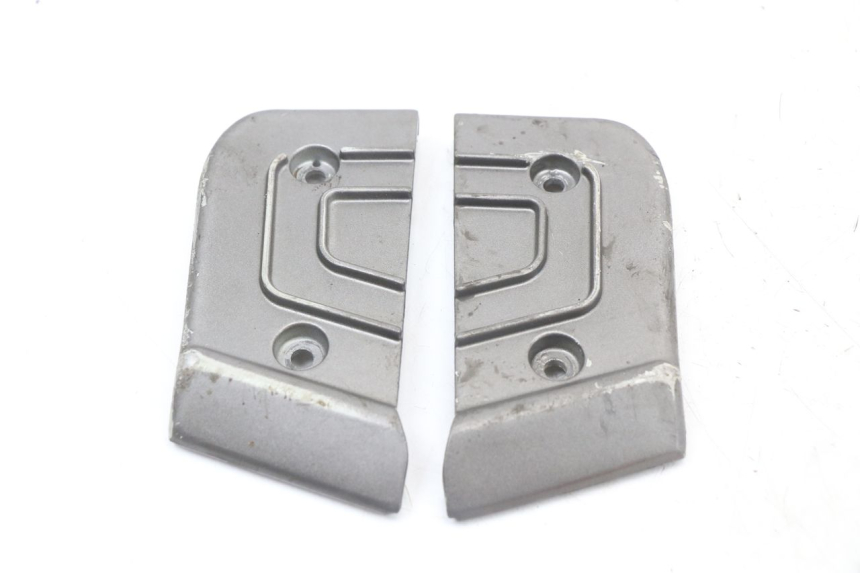 photo de PAR DE APOIOS DE PÉ TRASEIROS TNT MOTOR GRIDO 2T 50 (2010 - 2019) - Detalhe da peça
