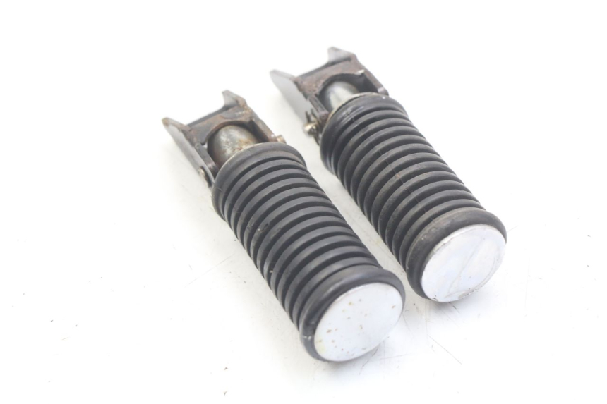 photo de PAR DE APOIOS DE PÉ TRASEIROS KEEWAY HURRICANE 50 (2006 - 2019) - Ampliação técnica