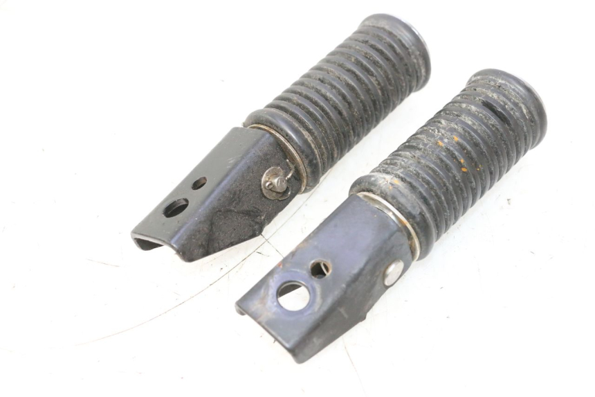 photo de PAR DE APOIOS DE PÉ TRASEIROS KEEWAY HURRICANE 50 (2006 - 2019) - Pontos de fixação