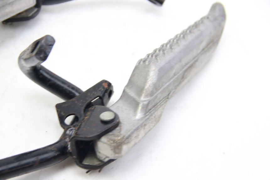 photo de PAR DE APOIOS DE PÉ TRASEIROS REVATTO IMPERATOR 125 (2007 - 2015) - Pontos de fixação