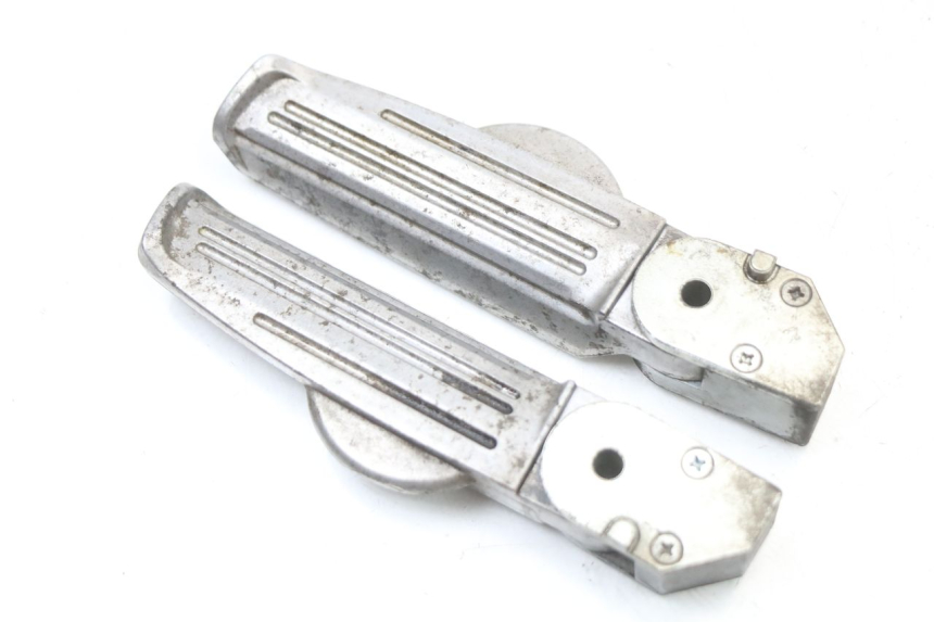 photo de PAR DE APOIOS DE PÉ TRASEIROS SYM JOYRIDE EVO 125 (2009 - 2016) - Zoom do estado de desgaste