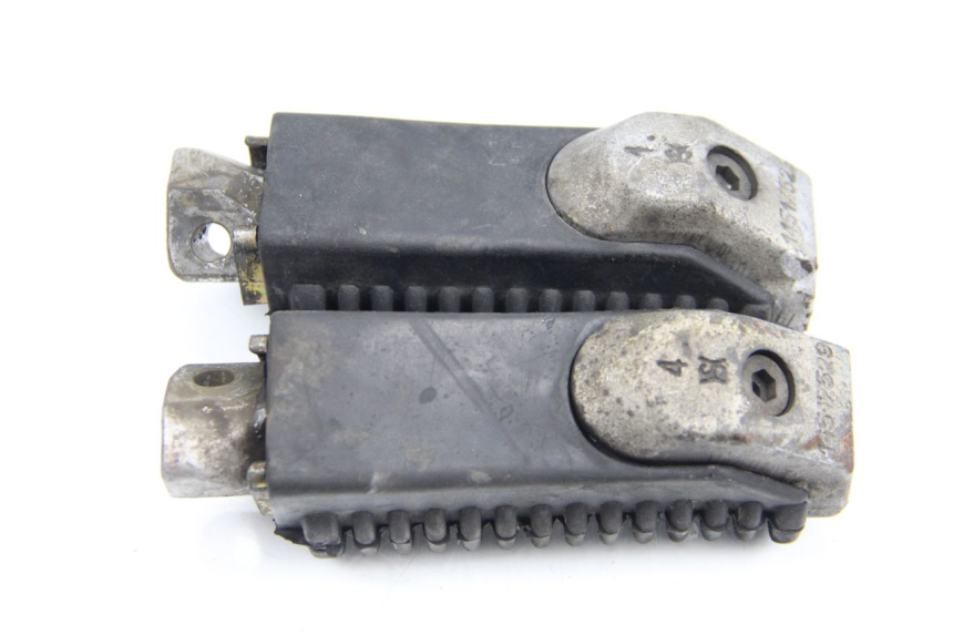 photo de PAR DE APOIOS DE PÉ TRASEIROS BMW K100 1000 (1982 - 1990) - Zoom do estado de desgaste