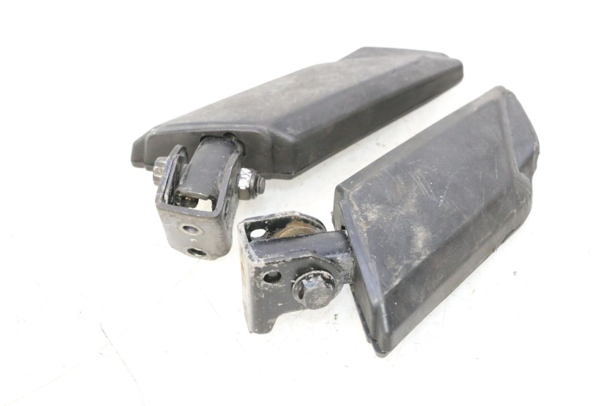 photo de PAR DE APOIOS DE PÉ TRASEIROS PEUGEOT KISBEE 2T 50 (2010 - 2017) - Pontos de fixação