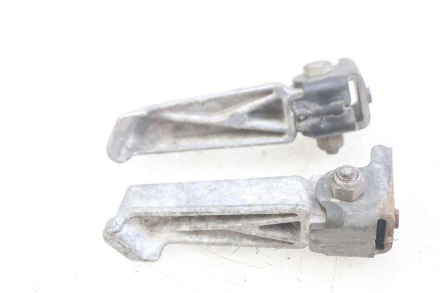 photo de PAR DE APOIOS DE PÉ TRASEIROS PEUGEOT LUDIX 50 (2005 - 2007) - Outro ângulo de visão