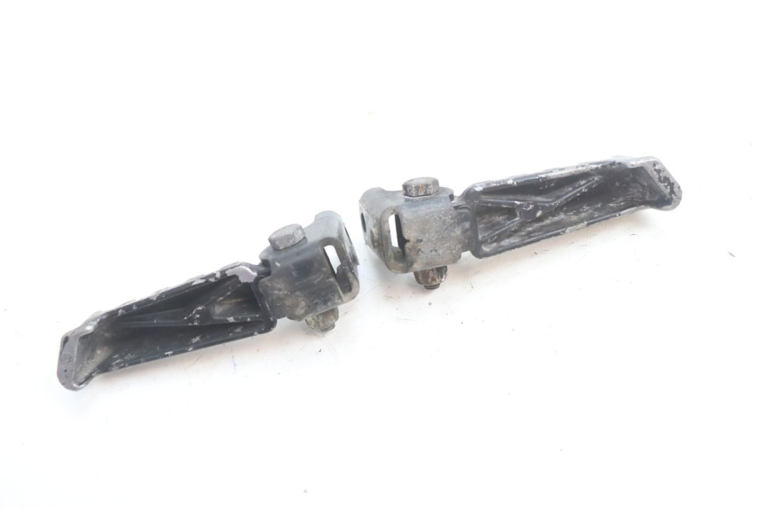 photo de PAR DE APOIOS DE PÉ TRASEIROS PEUGEOT LUDIX ONE 50 (2004 - 2013) - Outro ângulo de visão