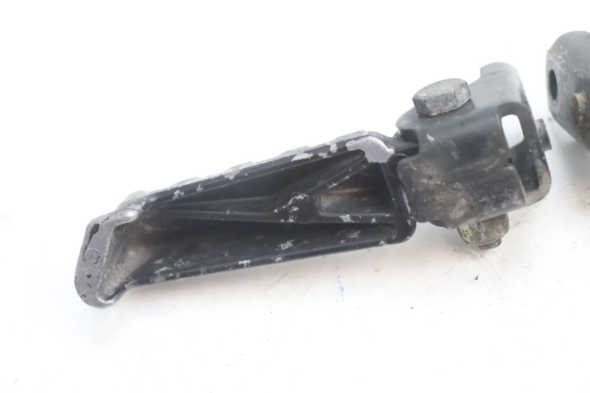 photo de PAR DE APOIOS DE PÉ TRASEIROS PEUGEOT LUDIX ONE 50 (2004 - 2013) - Ampliação técnica
