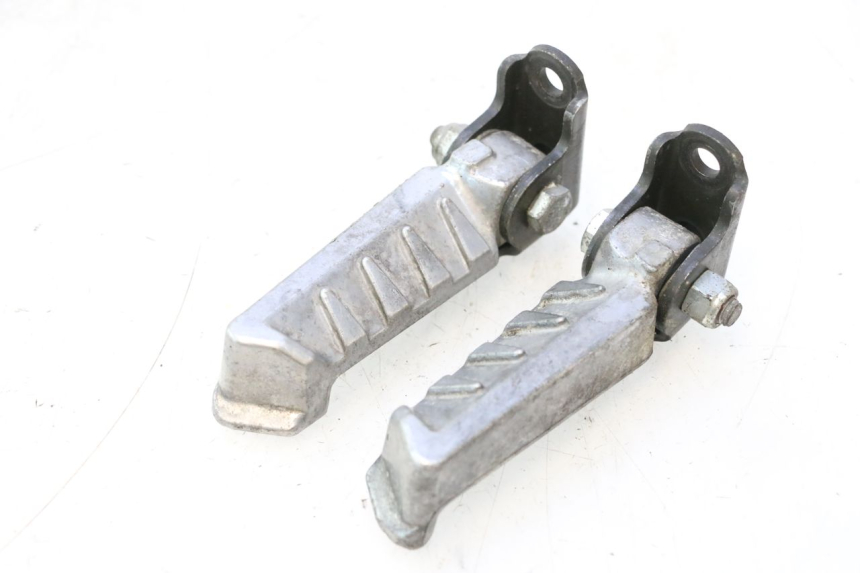 photo de PAR DE APOIOS DE PÉ TRASEIROS PEUGEOT LUDIX SNAKE 2T 50 (2004 - 2014) - Vista principal