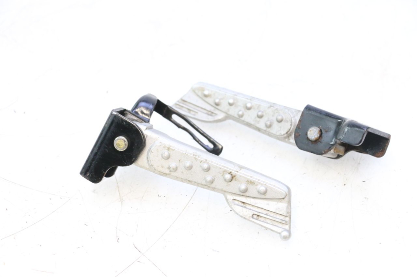 photo de PAR DE APOIOS DE PÉ TRASEIROS SYM MIO 50 (2005 - 2010) - Pontos de fixação