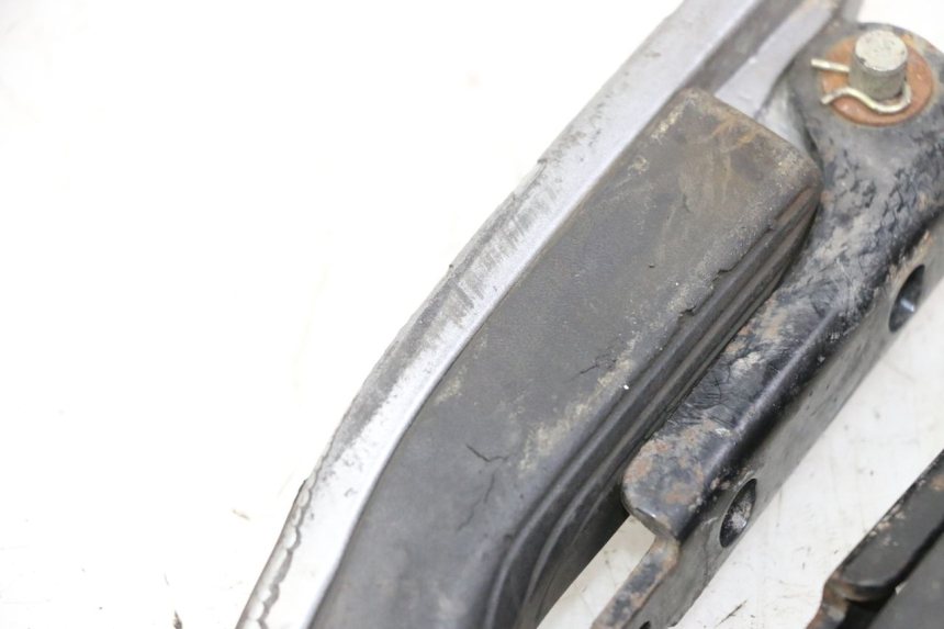 photo de PAR DE APOIOS DE PÉ TRASEIROS PIAGGIO MP3 500 (2014 - 2017) - Ampliação dos componentes