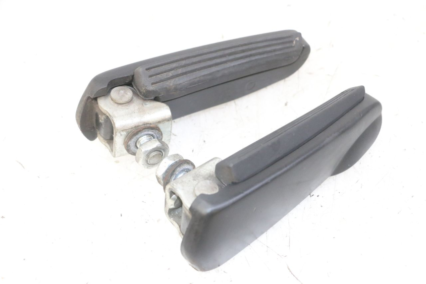 photo de PAR DE APOIOS DE PÉ TRASEIROS GILERA NEXUS 125 (2009 - 2013) - Vista principal