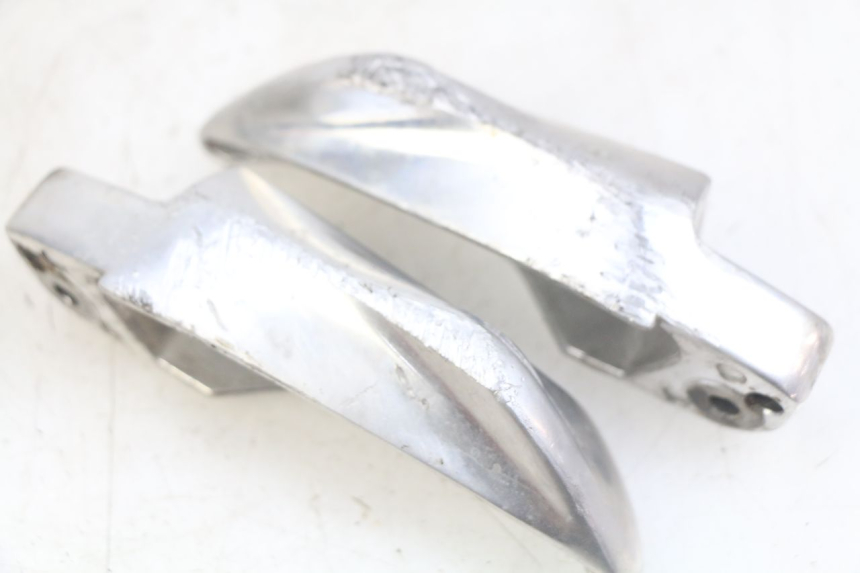 photo de PAR DE APOIOS DE PÉ TRASEIROS HONDA NHX LEAD 110 (2008 - 2010) - Detalhe da peça