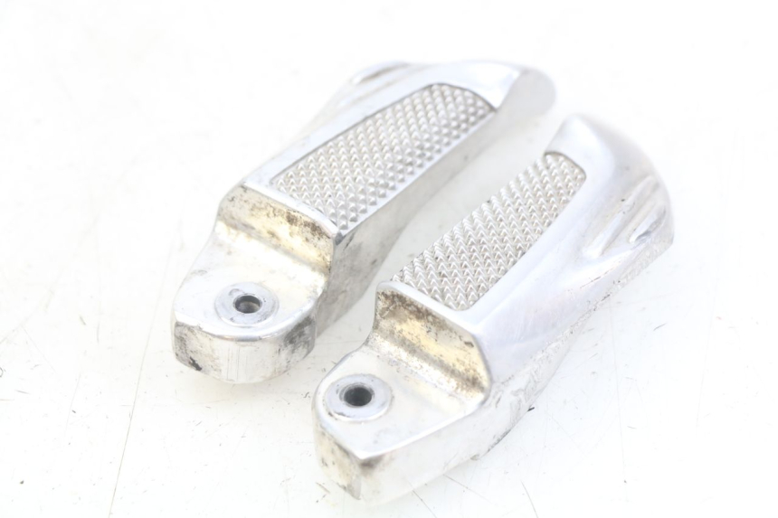 photo de PAR DE APOIOS DE PÉ TRASEIROS HONDA NHX LEAD 110 (2008 - 2010) - Outro ângulo de visão