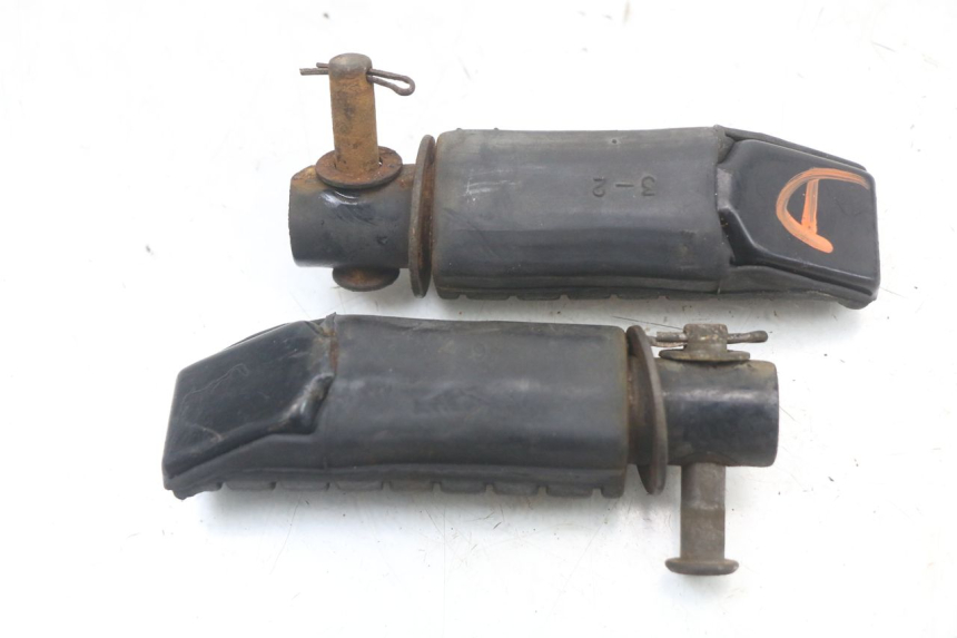 photo de PAR DE APOIOS DE PÉ TRASEIROS HONDA NTV DEAUVILLE 650 (1998 - 2001) - Ampliação técnica