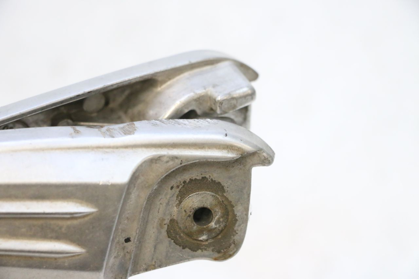 photo de PAR DE APOIOS DE PÉ TRASEIROS HONDA PCX (JF57/JF64) 125 (2014 - 2018) - Detalhe da peça
