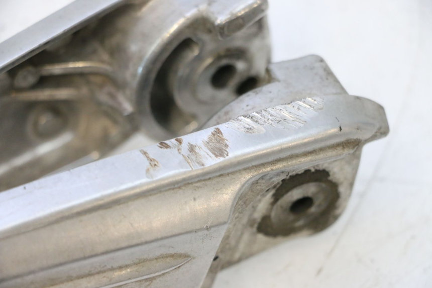 photo de PAR DE APOIOS DE PÉ TRASEIROS HONDA PCX (JF57/JF64) 125 (2014 - 2018) - Zoom do estado de desgaste