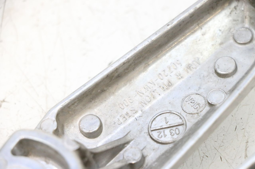 photo de PAR DE APOIOS DE PÉ TRASEIROS HONDA PCX (JF57/JF64) 125 (2014 - 2018) - Pontos de fixação