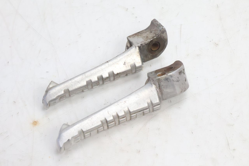 photo de PAR DE APOIOS DE PÉ TRASEIROS MZ RT 125 (2000 - 2008) - Zoom do estado de desgaste