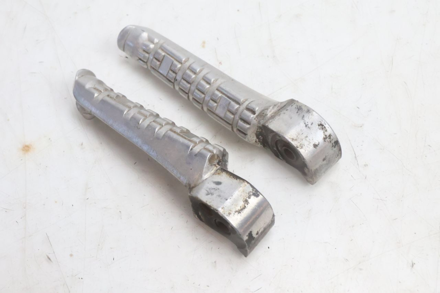 photo de PAR DE APOIOS DE PÉ TRASEIROS MZ RT 125 (2000 - 2008) - Ampliação técnica
