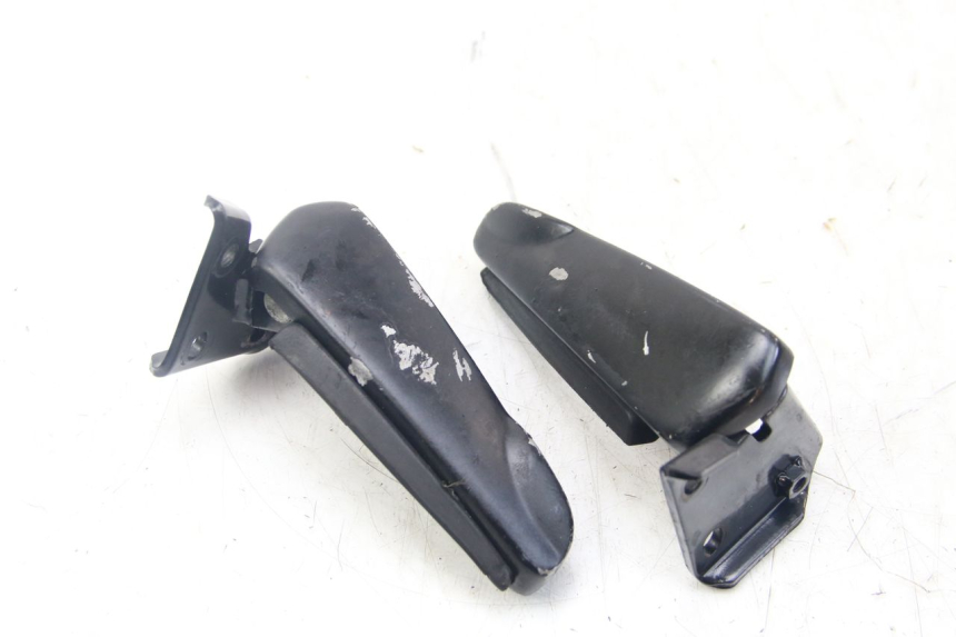 photo de PAR DE APOIOS DE PÉ TRASEIROS GILERA RUNNER SP 50 (2009 - 2017) - Outro ângulo de visão