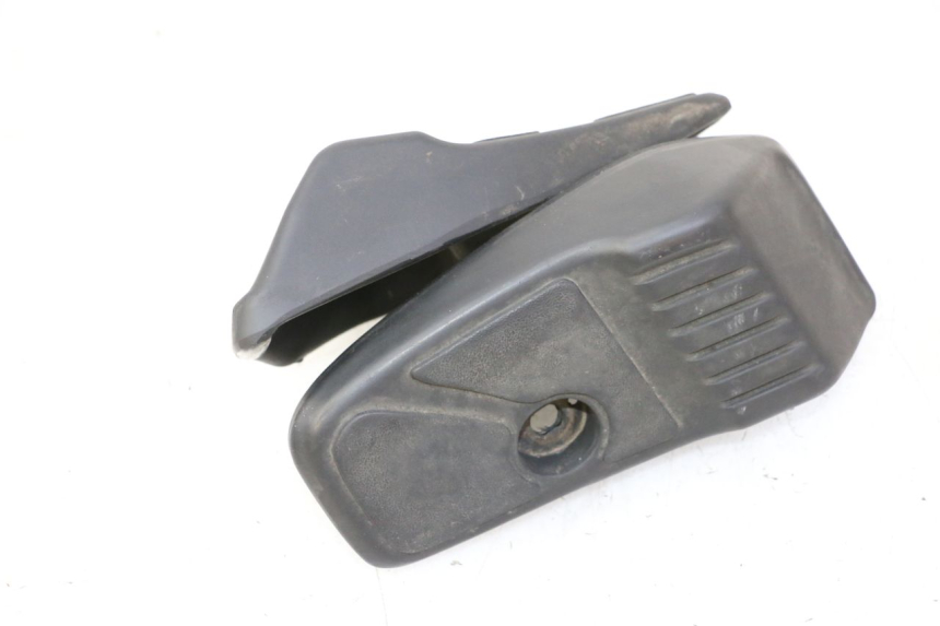 photo de PAR DE APOIOS DE PÉ TRASEIROS HONDA SCV LEAD 100 (2003 - 2007) - Detalhe da peça