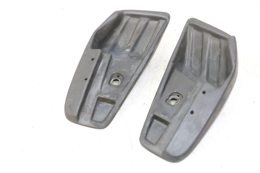 photo de PAR DE APOIOS DE PÉ TRASEIROS HONDA SCV LEAD 100 (2003 - 2007) - Zoom do estado de desgaste