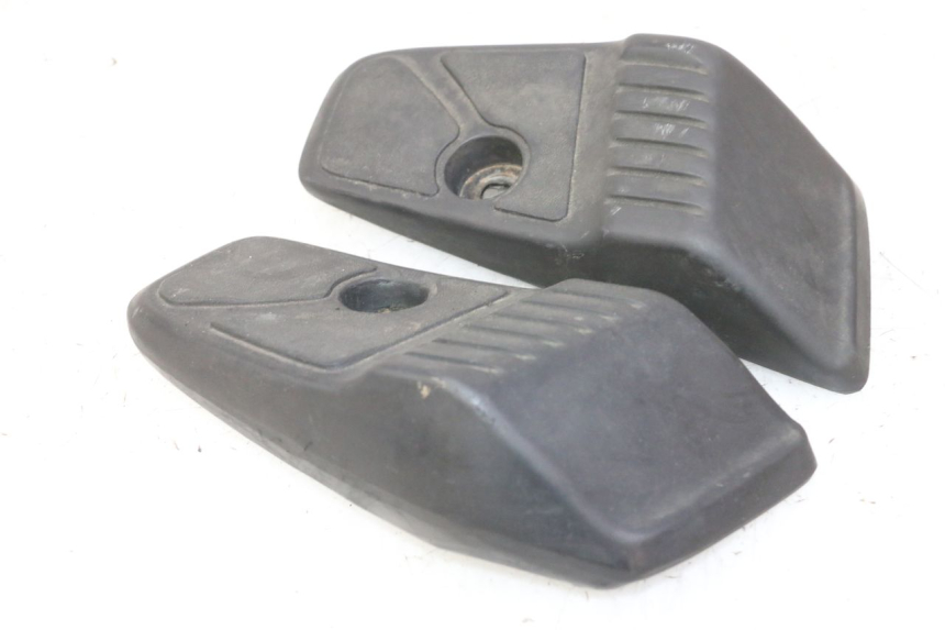 photo de PAR DE APOIOS DE PÉ TRASEIROS HONDA SCV LEAD 100 (2003 - 2007) - Outro ângulo de visão