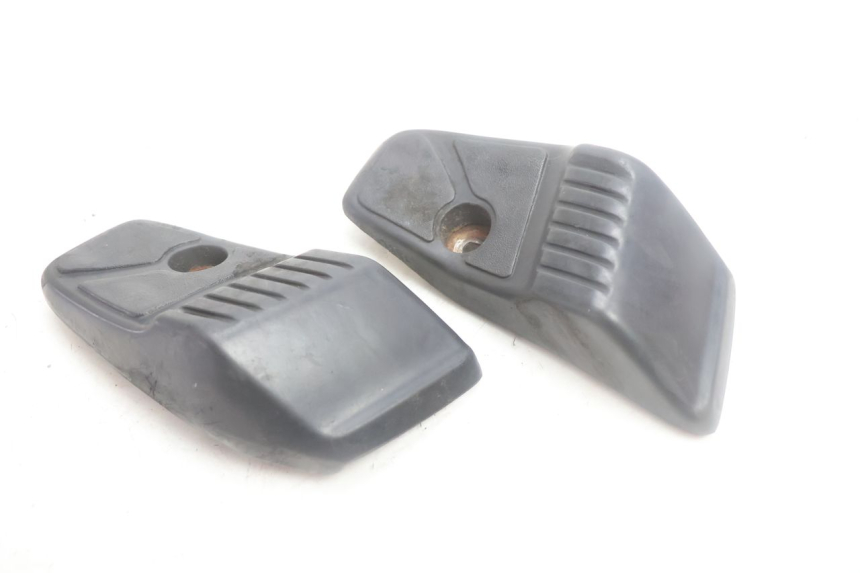 photo de PAR DE APOIOS DE PÉ TRASEIROS HONDA SCV LEAD 100 (2003 - 2007) - Detalhe da peça
