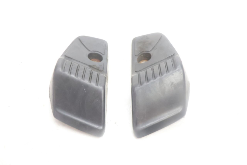 photo de PAR DE APOIOS DE PÉ TRASEIROS HONDA SCV LEAD 100 (2003 - 2007) - Outro ângulo de visão