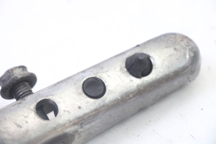 photo de PAR DE APOIOS DE PÉ TRASEIROS DERBI SENDA SM DRD 50 (2008 - 2013) - Pontos de fixação